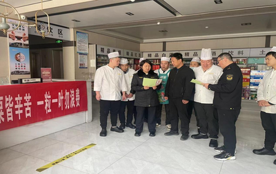 龍港所開(kāi)展“厲行節(jié)約、反對(duì)浪費(fèi)”文明宣傳活動(dòng)，服務(wù)糧食市場(chǎng)管理