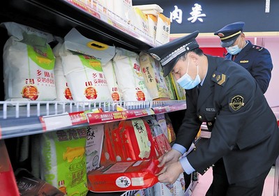嚴(yán)把米面質(zhì)量關(guān)，優(yōu)化糧食市場(chǎng)管理服務(wù)